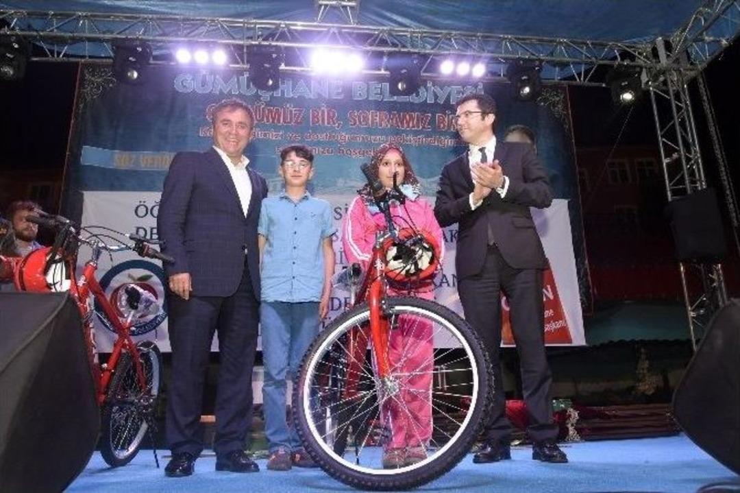 G&uuml;m&uuml;şhane&rsquo;de &Ouml;ğrencilere 500 Bisiklet Dağıtıldı