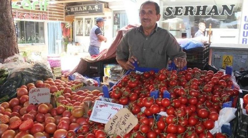 Sıcak Havalar Pazarı Da Etkiledi