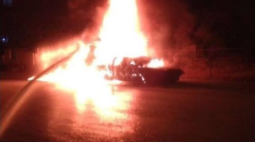 Seyir Halindeki Otomobil Yandı