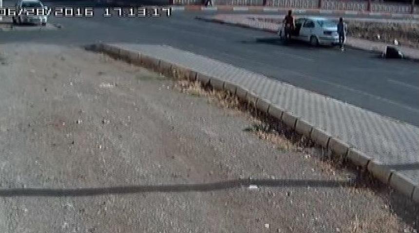 Diyarbakır’da Bir Kişi, Uzun Namlulu Silahlarla Ortağını Kaçırmak İstedi