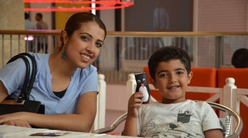 Sevimli Penguenlere Rengarenk Yorumlar