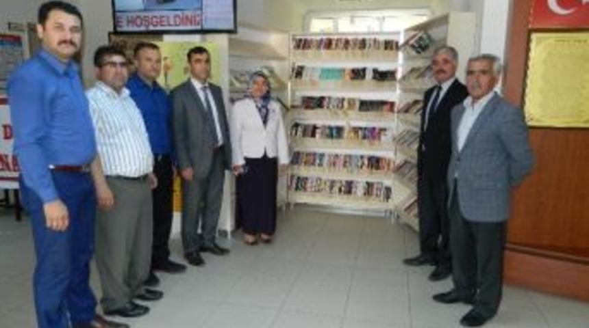 Doğanşehir Anadolu Lisesi&rsquo;nden Sur&rsquo;a Kitap