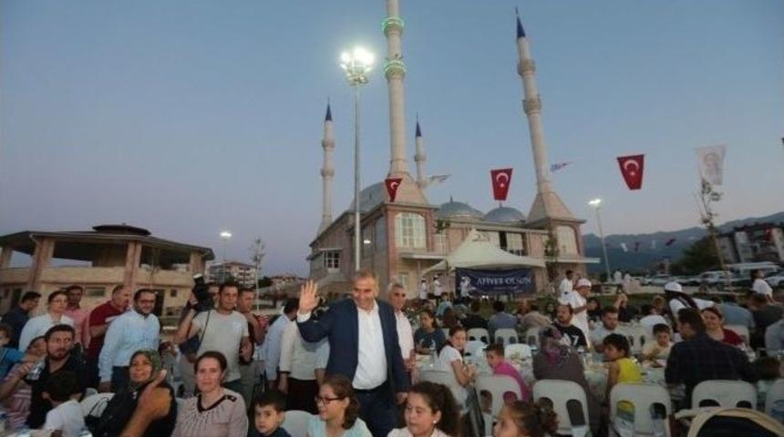 Denizli B&uuml;y&uuml;kşehir&rsquo;de 3 Bin Kişiye İftar