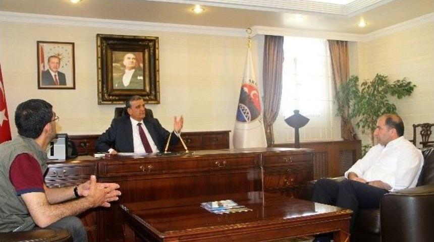 Serhat Ardahan Gazeteciler Derneği&rsquo;nden Vali &Ouml;zefe&rsquo;ye Ziyaret