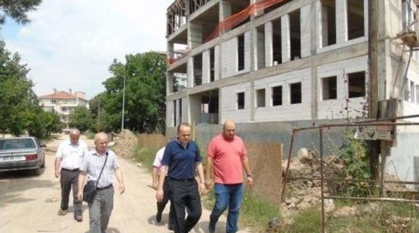 Babaeski Kaymakamı Keskin, İnşaatı S&uuml;ren Vergi Dairesi Binasını İnceledi