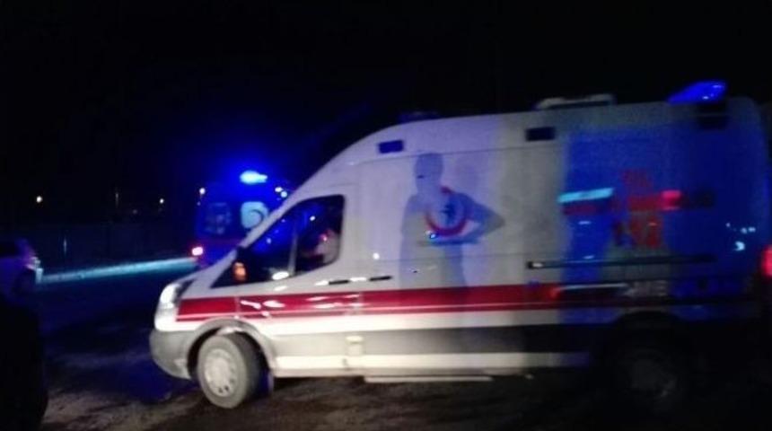 Sakarya&rsquo;da Trafik Kazası: 3 Yaralı