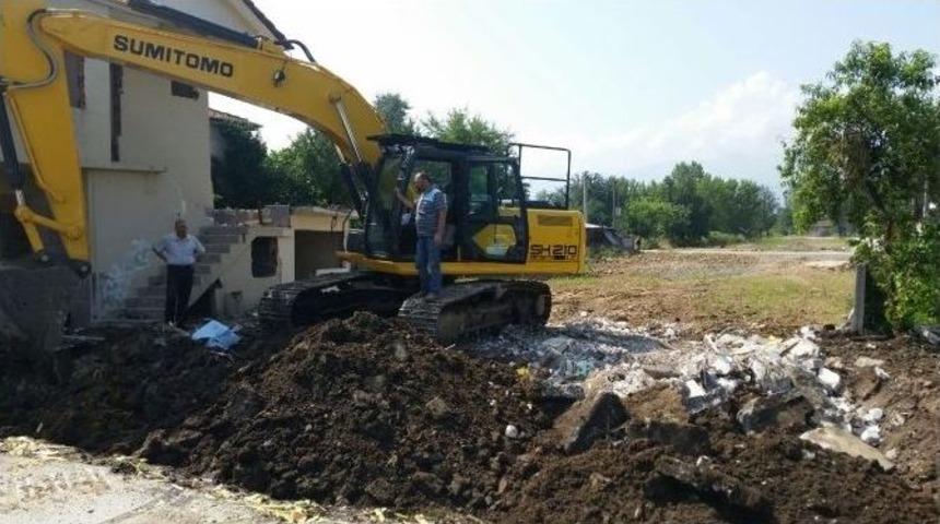 &Ccedil;evre Yollarında &Ccedil;alışmalar Devam Ediyor