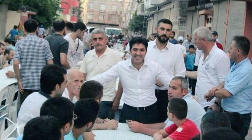 Ak Parti Seyhan İl&ccedil;e Teşkilatı&rsquo;nın İftar Sahur Programları S&uuml;r&uuml;yor