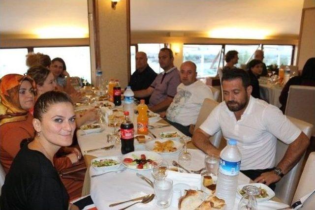 Başkan Yemenici Belediye Personeline İftar Yemeği Verdi