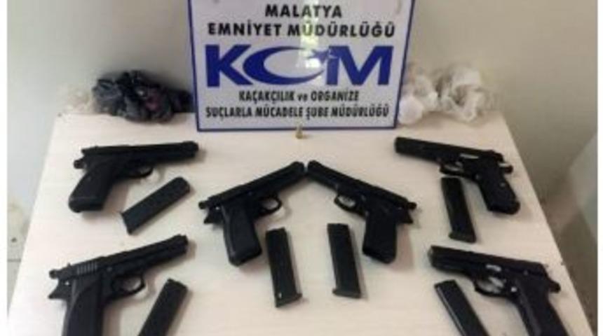 Malatya&rsquo;da &Ccedil;ok Sayıda Silah Ele Ge&ccedil;irildi