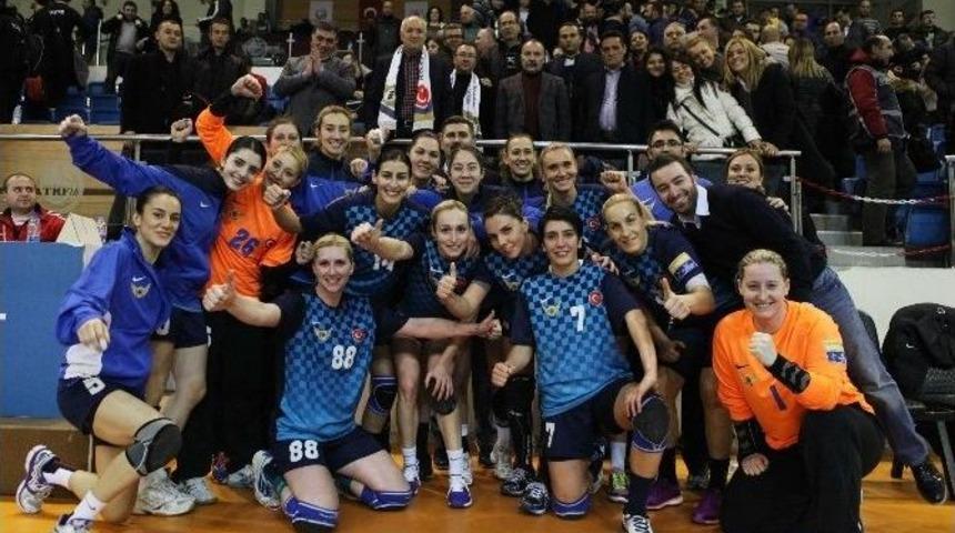 Bayan Hentbolc&uuml;ler, Ateş Grubuna D&uuml;şt&uuml;