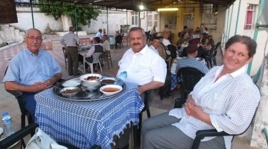 Burhaniye&rsquo;de Başkan Uysal Geleneksel İftara Katıldı