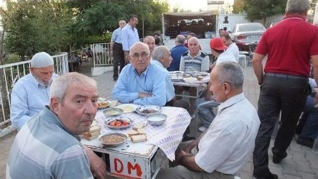 Burhaniye’de Başkan Uysal Geleneksel İftara Katıldı