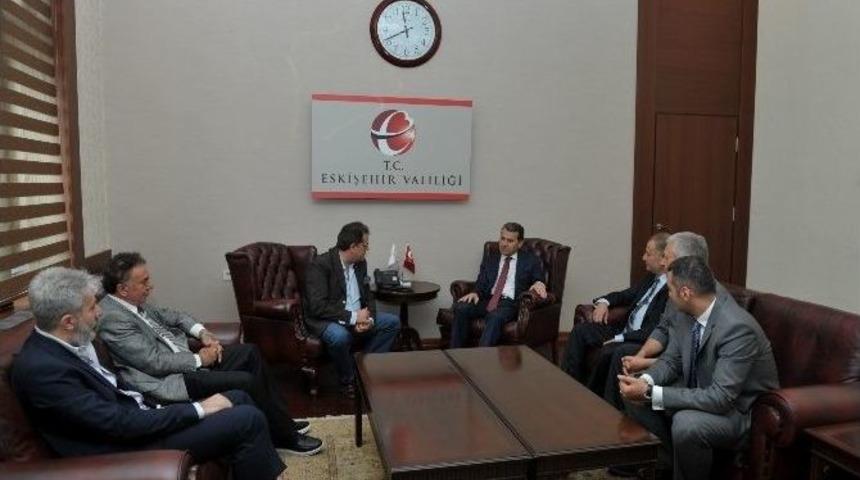 Eskişehirspor Y&ouml;netimi Vali &Ccedil;elik&rsquo;i Ziyaret Etti