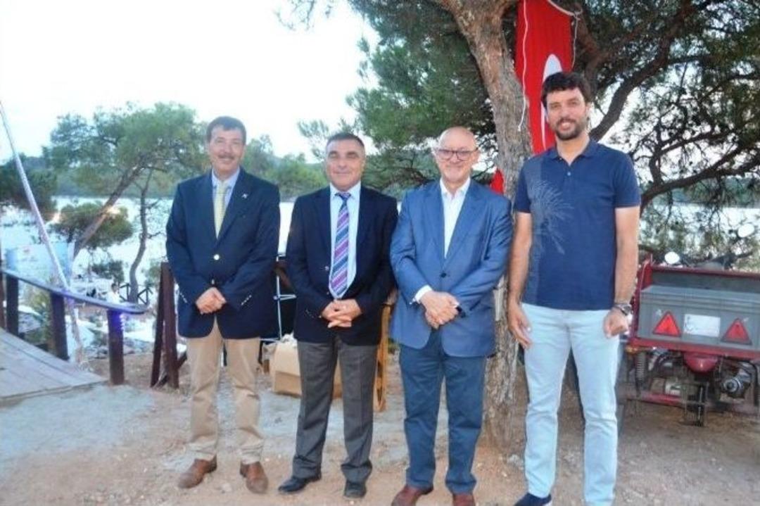 Ayvalık&rsquo;ta Zeytin Ve Zeytinyağı Sanayicileri İftarda Buluştu