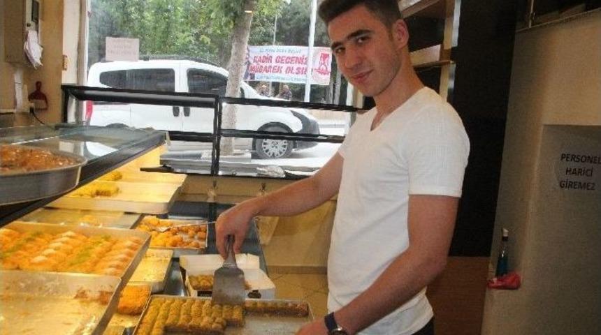 Bilecik&rsquo;te Bayram Tatlıları Tezgahlarda Yerini Aldı