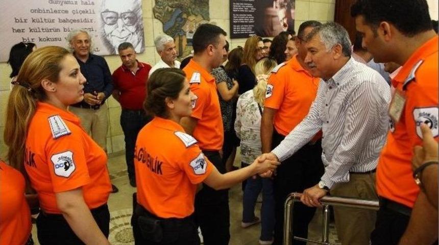 Karalar’dan Taşeron Çalışana Bayram İkramiyesi