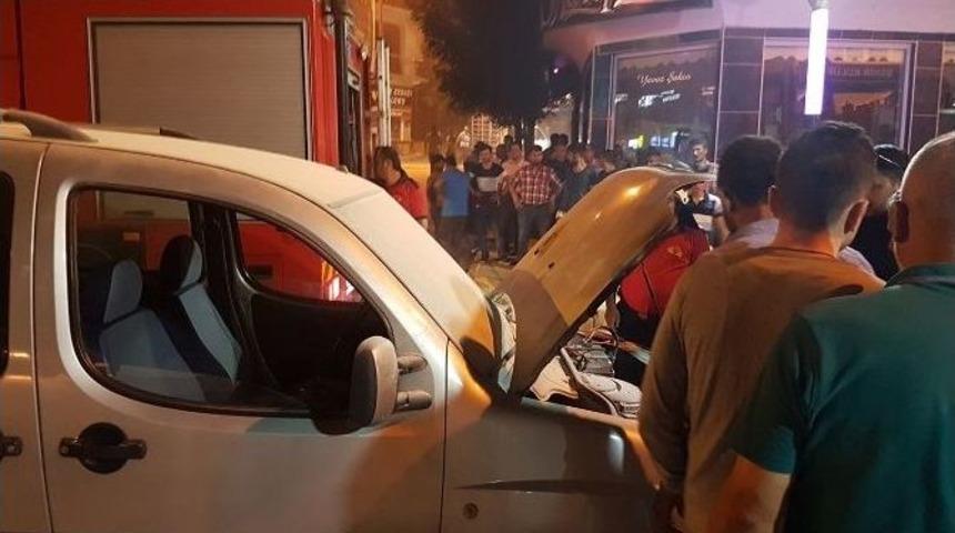 Seyir Halindeki Araç Alev Aldı