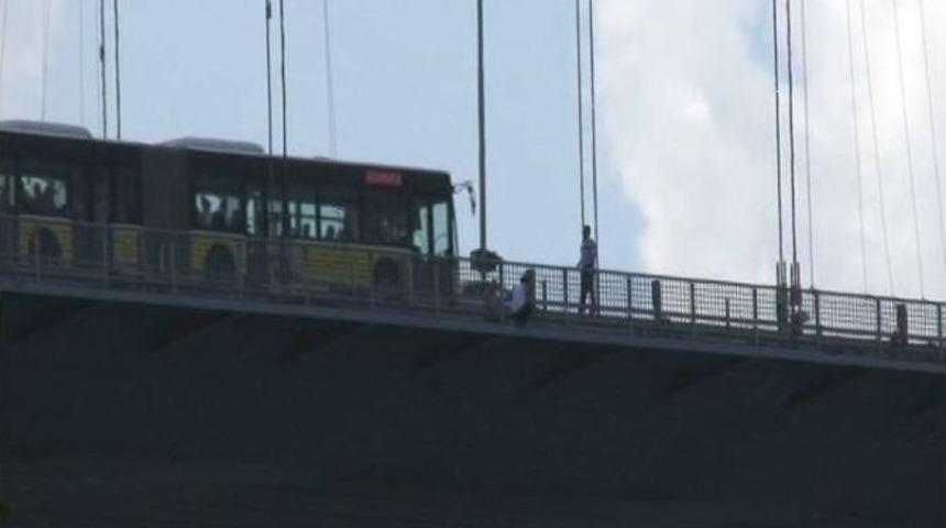 İstanbul Trafiğine İntihar Girişimi Engeli