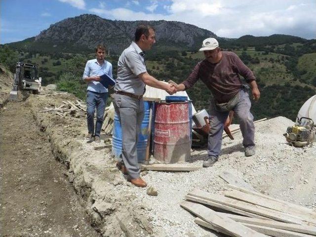 Kaymakam Güney, Sulama Kanalı İnşaatını İnceledi