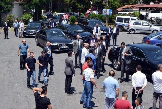 Abdullah Gül, Cuma Namazını Çamlıtepe Merkez Camisi’nde Kıldı