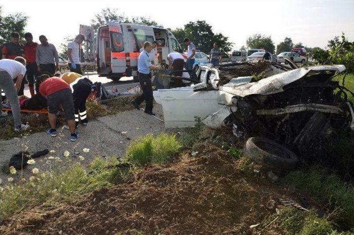 Kontrolden Çıkan Otomobil Şarampole Uçtu: 7 Yaralı G4