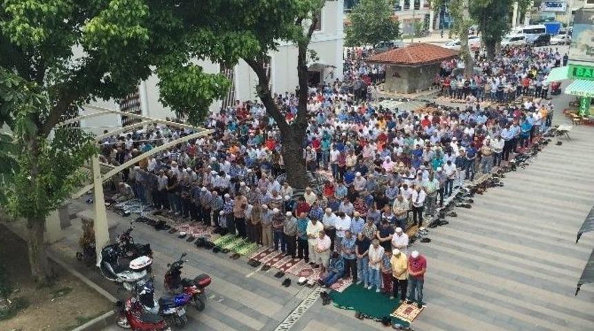 Sakarya’da Ramazan Ayının Son Cuma Namazı Kılındı