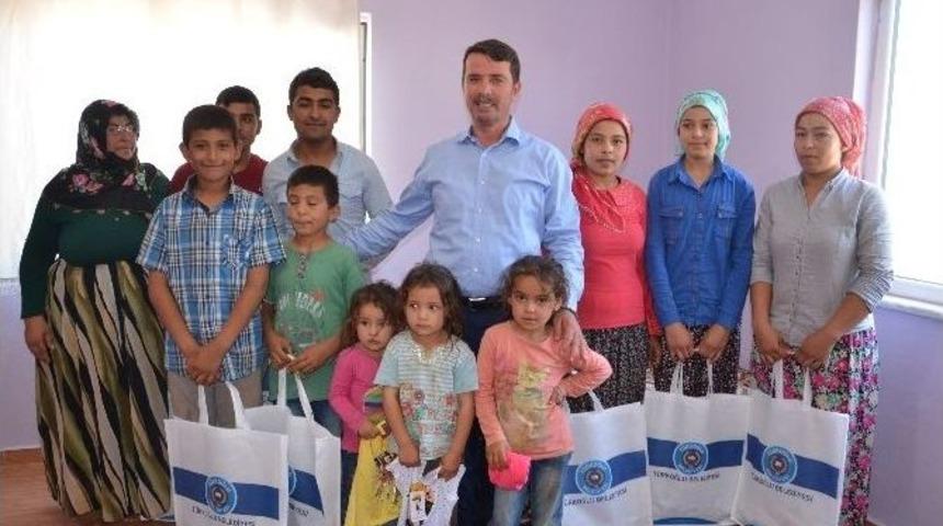 Başkan Okumuş, Yetim &Ccedil;ocukların Y&uuml;z&uuml;n&uuml; G&uuml;ld&uuml;rd&uuml;