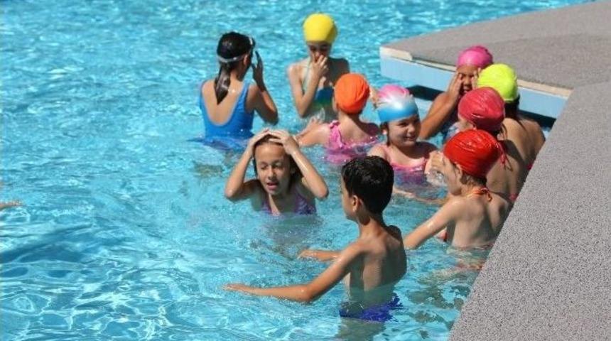 Selçuk’ta Yaz Kursları Çocukların Yüzünü Güldürdü