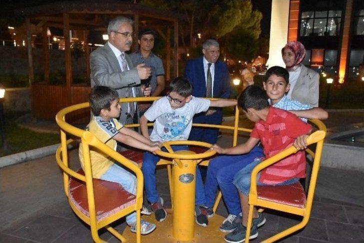 Vali Güvençer’den Çocuk Evlerinde Kalan Çocuklara Baba Şefkati G2