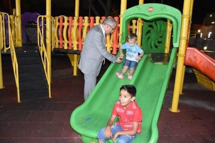 Vali Güvençer’den Çocuk Evlerinde Kalan Çocuklara Baba Şefkati G3