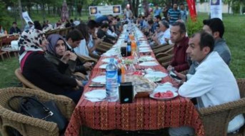 Zmo &Uuml;yeleri İftarda Buluştu