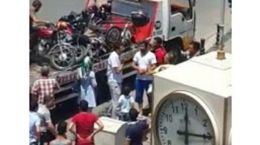 Polisler Bayram &Ouml;ncesi Motosiklet Denetimlerini Arttırdı