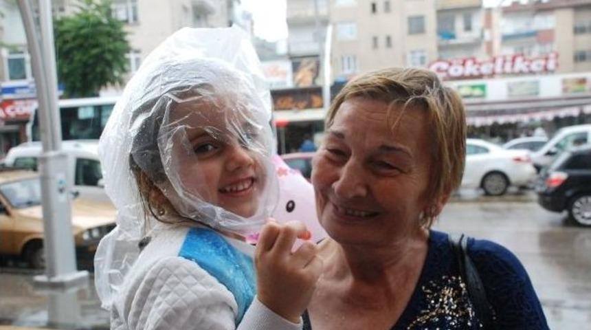 Yağmura Hazırlıksız Yakalananlar Zor Anlar Yaşadı