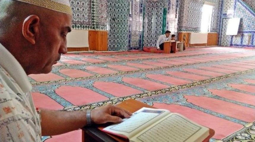 Kırka&rsquo;daki Camilerde Ramazan Ayı Boyunca Mukabele Okundu