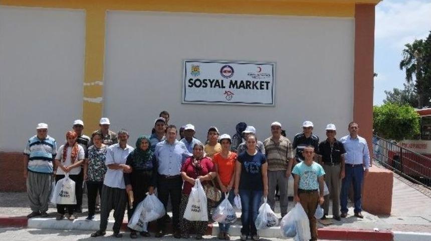 Tarsus&rsquo;ta 200 Engelliye Bayramlık