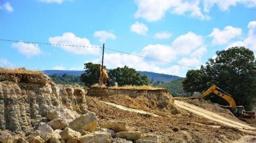 Selendi İle Demirci&rsquo;yi Birleştirecek Yolda &Ccedil;alışmalar S&uuml;r&uuml;yor