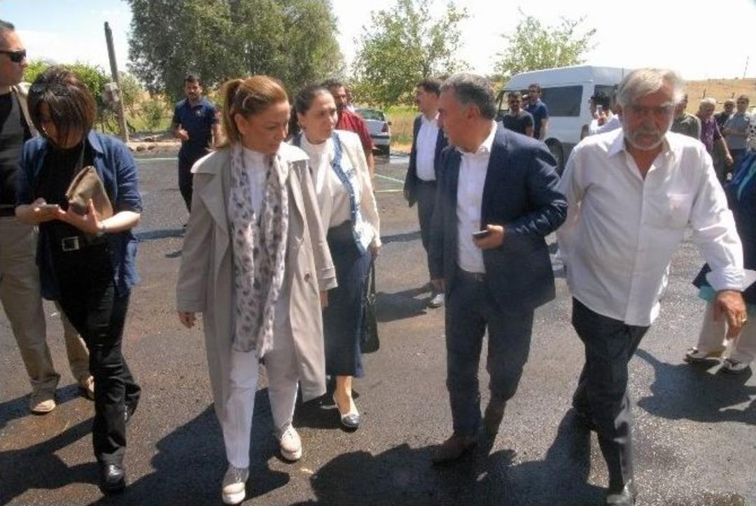 Ak Parti Genel Başkan Yardımcısı &Ccedil;alık, Tanışık K&ouml;y&uuml;n&uuml; Ziyaret Etti