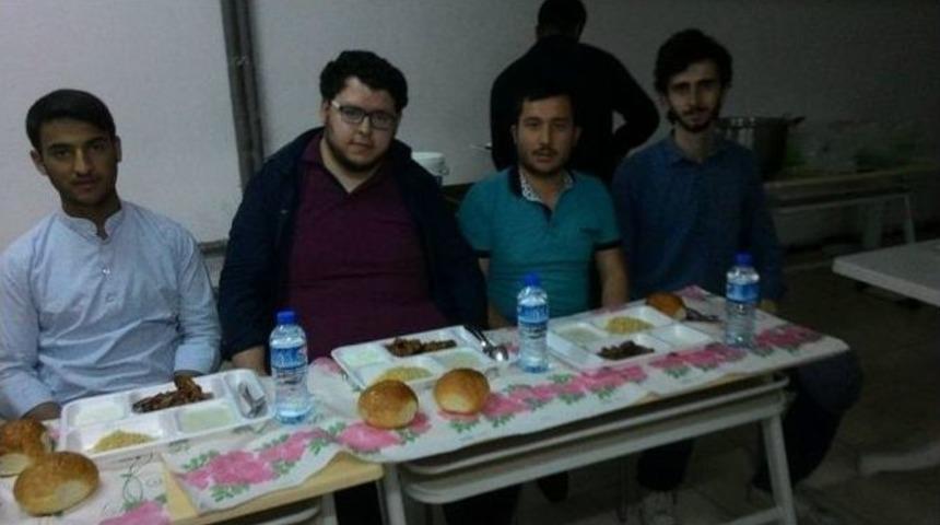 Afyonkarahisar Kalıca Bilgi Evi &Ouml;ğrencileri Hep Birlikte İftar Yaptı