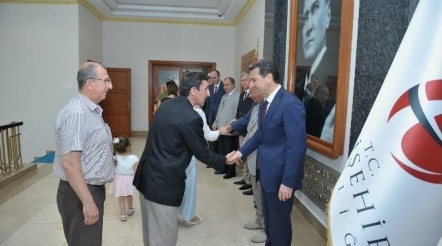 Vali &Ccedil;elik Personeli İle Bayramlaştı