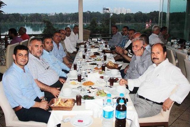 İhlas Gazetecilik, Müşteri Ve Çalışanlarını İftarda Buluşturdu