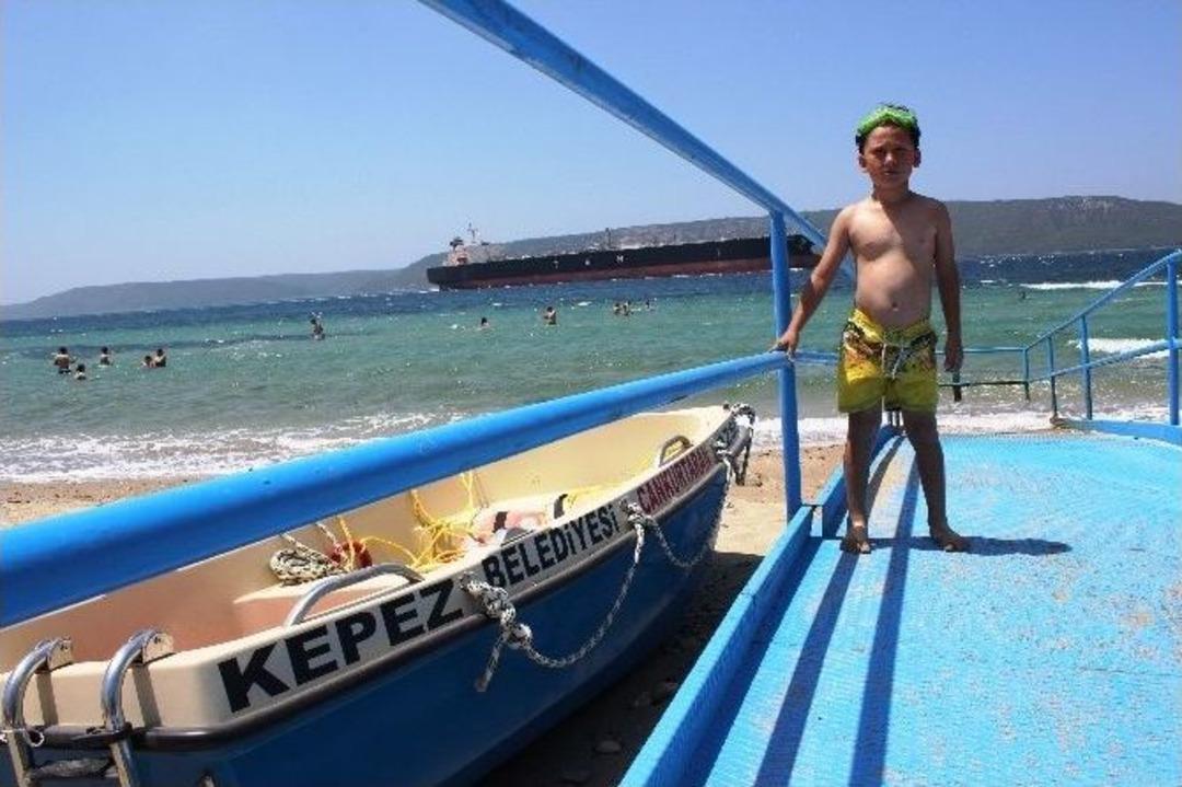 T&uuml;rkiye&rsquo;nin 444&rsquo;&uuml;nc&uuml; Mavi Bayraklı Plajında Deniz Keyfi