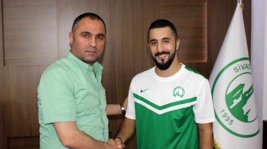 Sivas Belediyespor 6 Futbolcuyu Kadrosuna Kattı