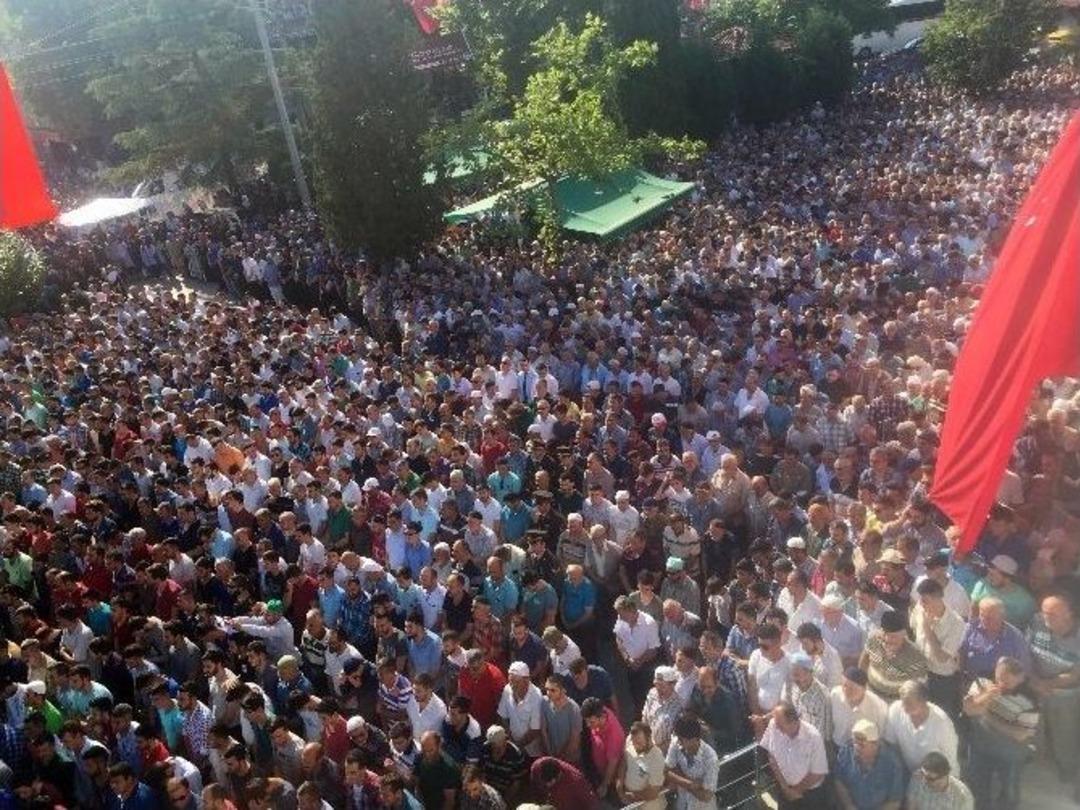 Sakarya Şehidini Uğurladı