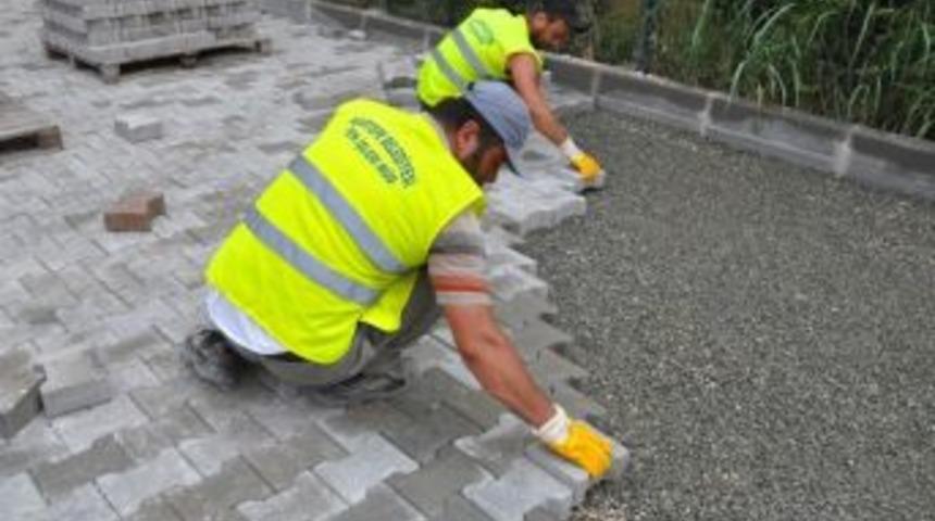 Kartepe&rsquo;nin Yol Ve Kaldırımlarında Parke &Ccedil;alışması