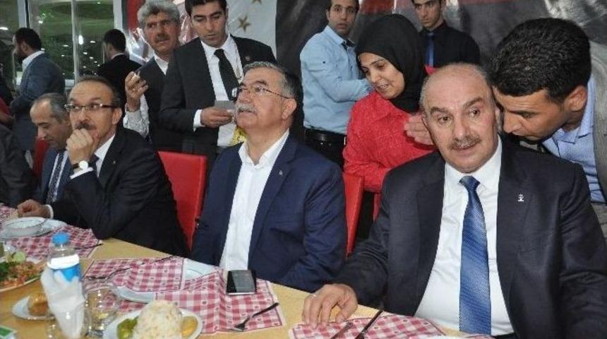 Bakan Yılmaz, Eğitim Yatırımlarını A&ccedil;ıkladı
