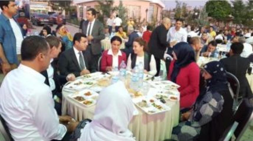 Hdp Eş Genel Başkanı Demirtaş Siirt&rsquo;te İftar Programına Katıldı