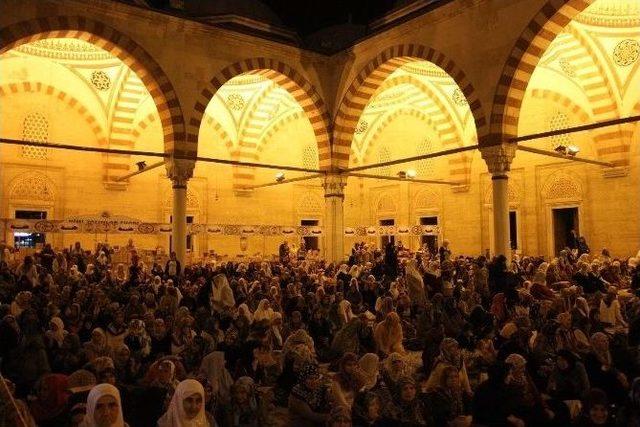 Selimiye Camii Kadir Gecesi’nde Doldu Taştı