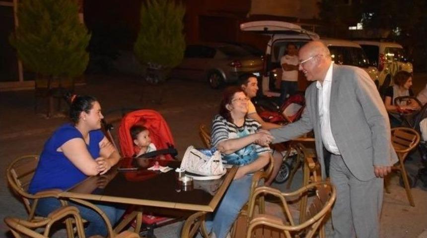 Başkan Ve Yardımcısı Gece Boyunca Kandil Simidi Dağıttı