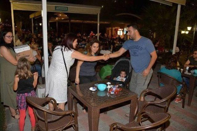 Başkan Ve Yardımcısı Gece Boyunca Kandil Simidi Dağıttı